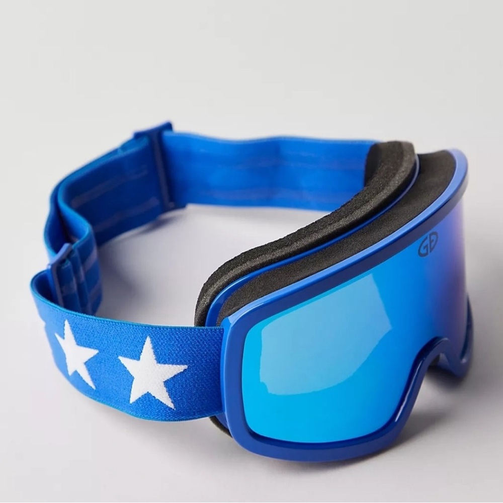 Goldbergh Blue Star Face Mask